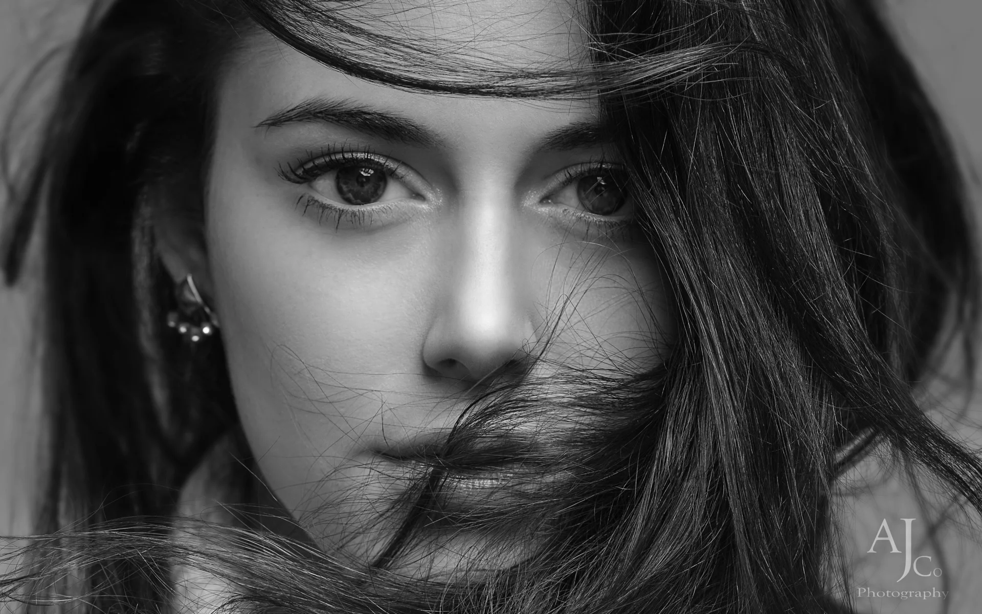 دانلود عکس پروفایل دخترونه خفن و اسپرت برای تلگرام و اینستاگرام