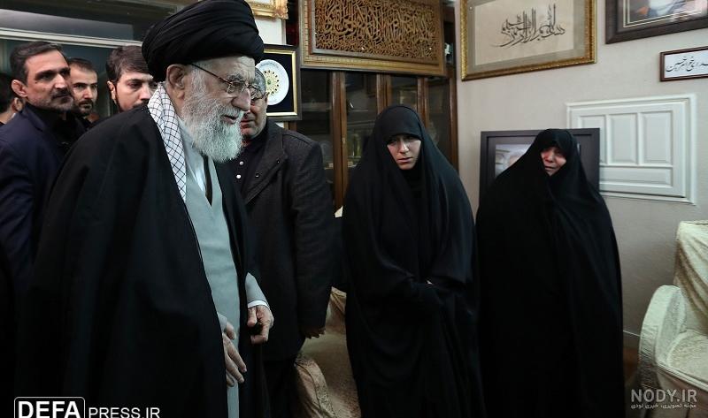 عکس با کیفیت چهره ی تمام رخ حضرت خامنه ای با عمامه و عبا مشکی و لبخند ... عکس با کیفیت چهره ی تمام رخ حضرت خامنه ای با عمامه و عبا مشکی و لبخند ...