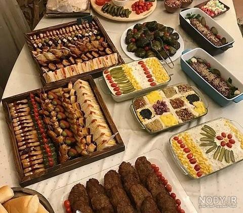 میز شام تولد | 40 مدل تزیین میز شام مهمانی سلف سرویس - دلبرانه