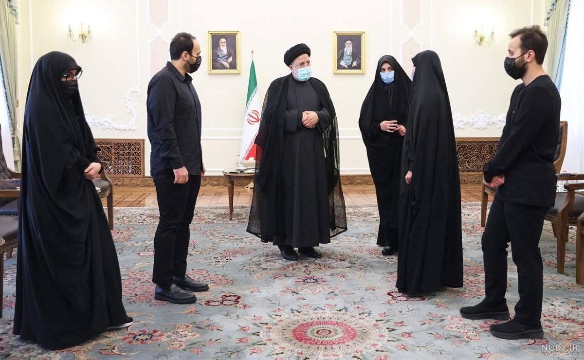 عکس سردار سلیمانی در دستان رئیسی در سازمان ملل عکس سردار سلیمانی در دستان رئیسی در سازمان ملل