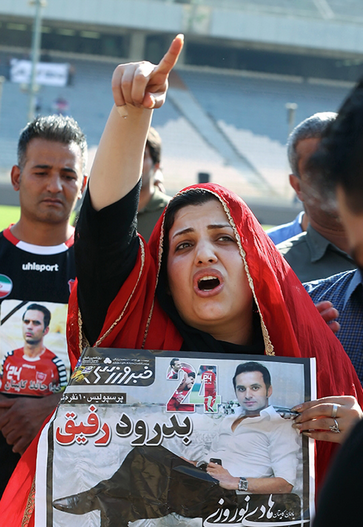 هانی نوروزی رسما بازیکن پرسپولیس شد + تصاویر هانی نوروزی رسما بازیکن پرسپولیس شد + تصاویر