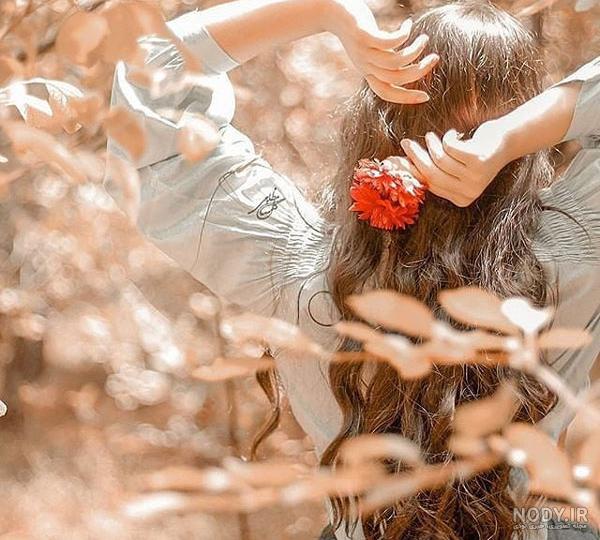 دانلود عکس دختر زیبا با آرایش روشن و مدل موی شب | اوپیک