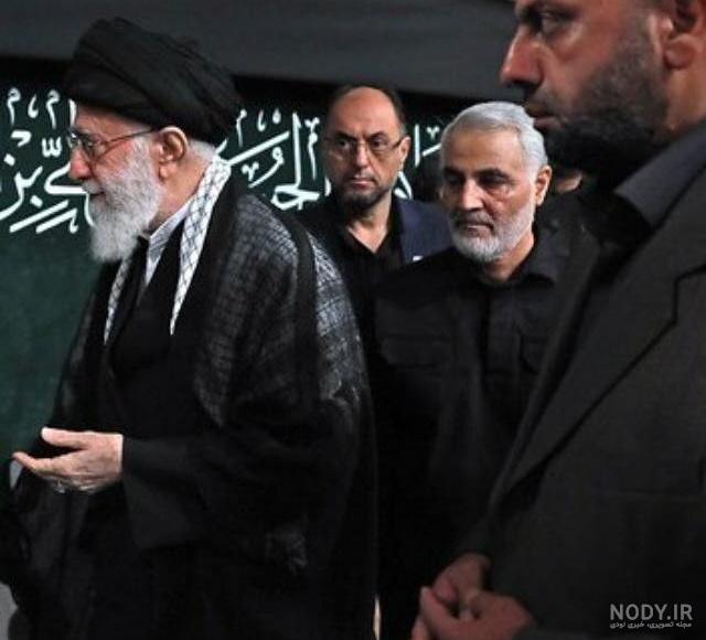 قاب عکس شهید حاج قاسم سلیمانی در کنار رهبر انقلاب