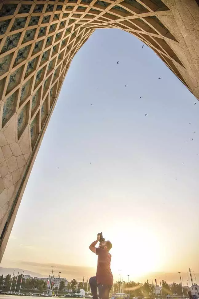 عکس برج آزادی برای پروفایل
