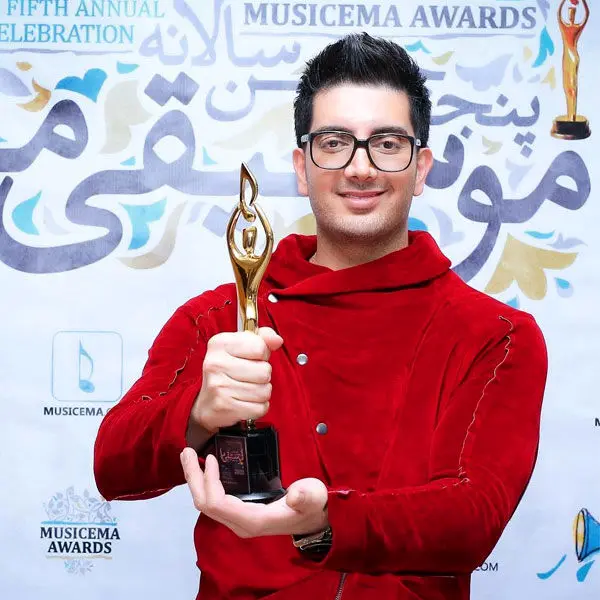 عکس فرزاد فرزین با سیگار - عکس نودی عکس فرزاد فرزین با سیگار - عکس نودی