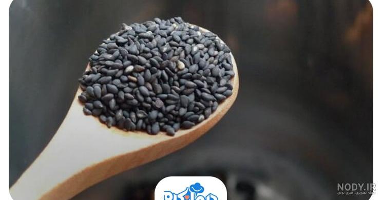 فواید روغن سیاه دانه برای ماساژ و باید و نبایدهای استفاده از آن - روتای