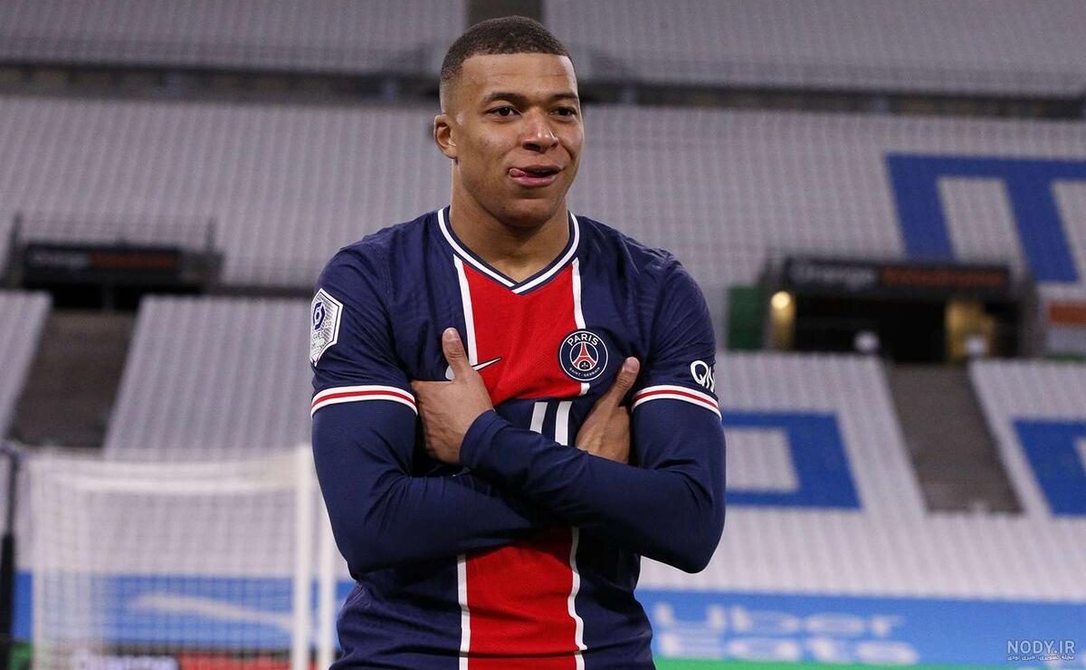 امباپه و همسرش و فرزندش