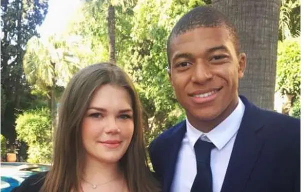 امباپه و همسرش و فرزندش