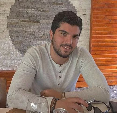 بیوگرافی سینا مهراد (سینا سهیلی)؛ عکس سینا مهراد نقش حامد در سریال پدر و عکس همسر سینا مهراد بیوگرافی سینا مهراد (سینا سهیلی)؛ عکس سینا مهراد نقش حامد در سریال پدر و عکس همسر سینا مهراد