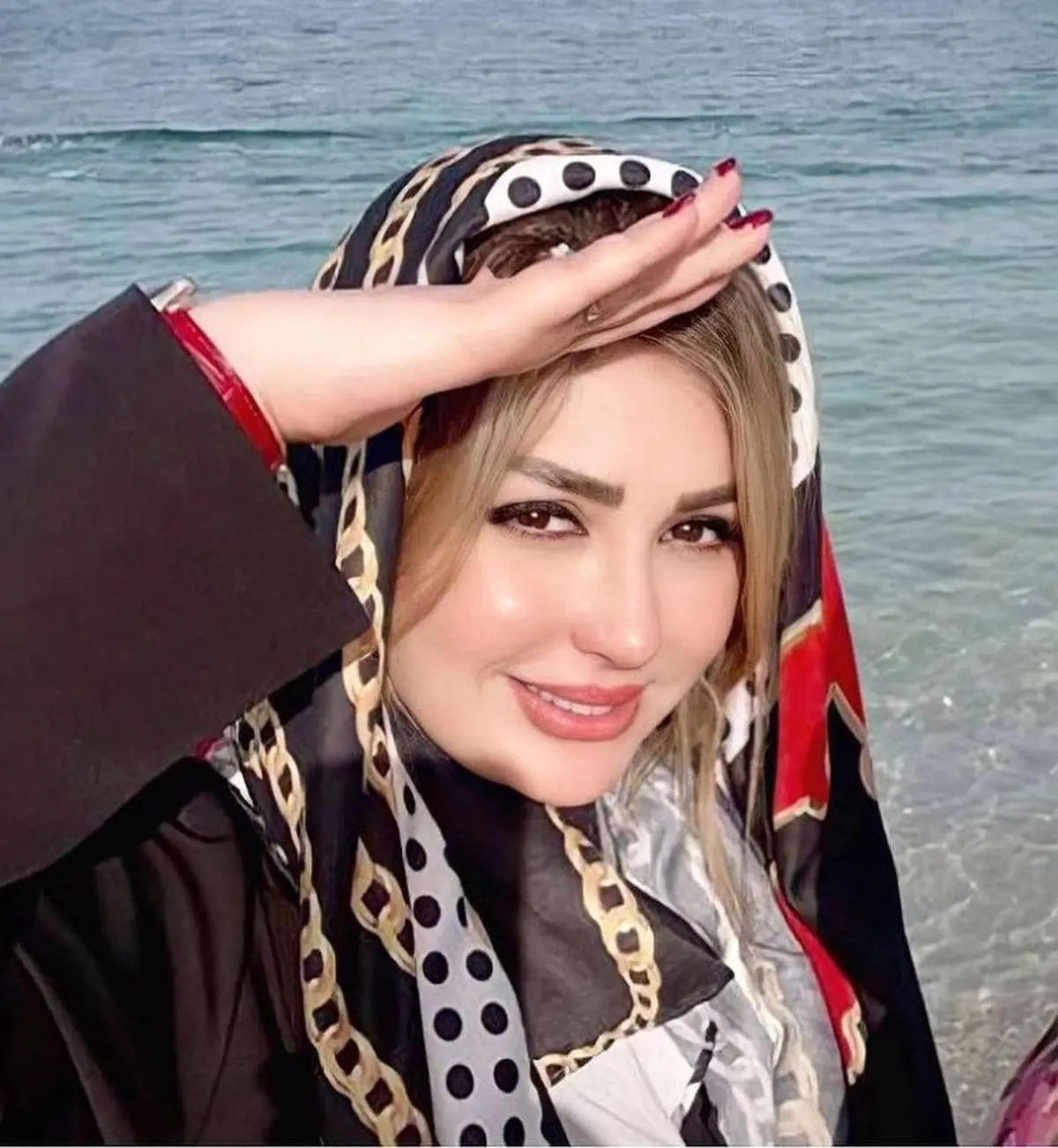 نیوشا ضیغمی بعد از طلاق فرش فروشی زد | تیپ اجق و وجق نیوشا ضیغمی در نیوشا ضیغمی بعد از طلاق فرش فروشی زد | تیپ اجق و وجق نیوشا ضیغمی در