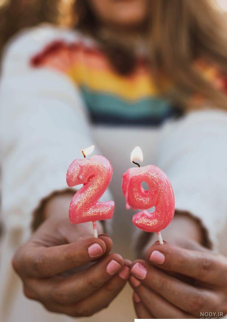 ژست عکس با کیک تولد بدون چهره