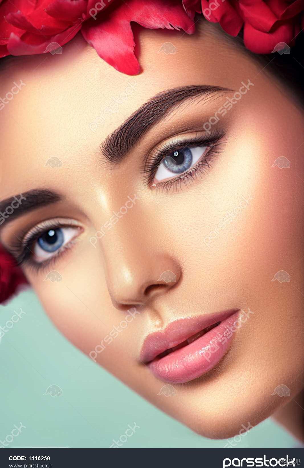 عکس دختر آرایش کرده زیبا برای پروفایل