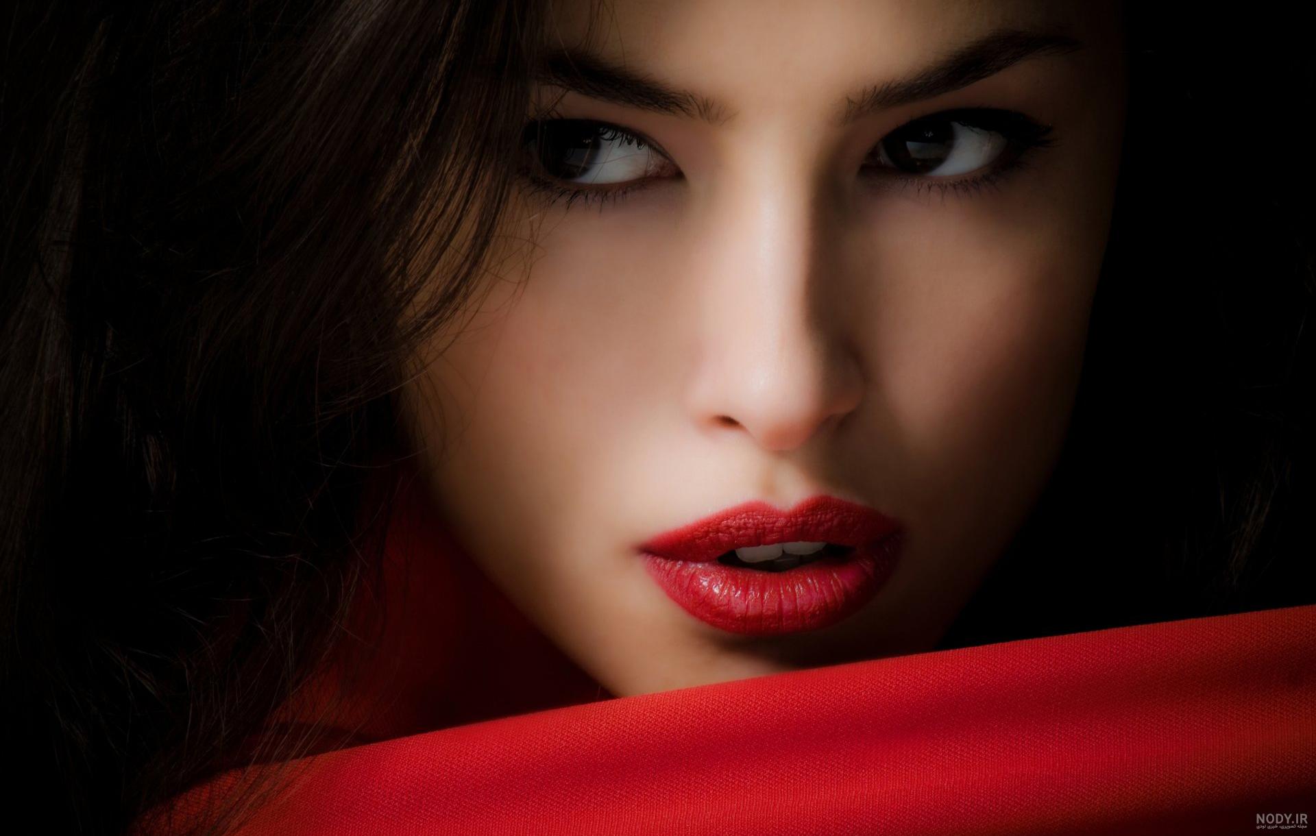 عکس لب قرمز دخترانه