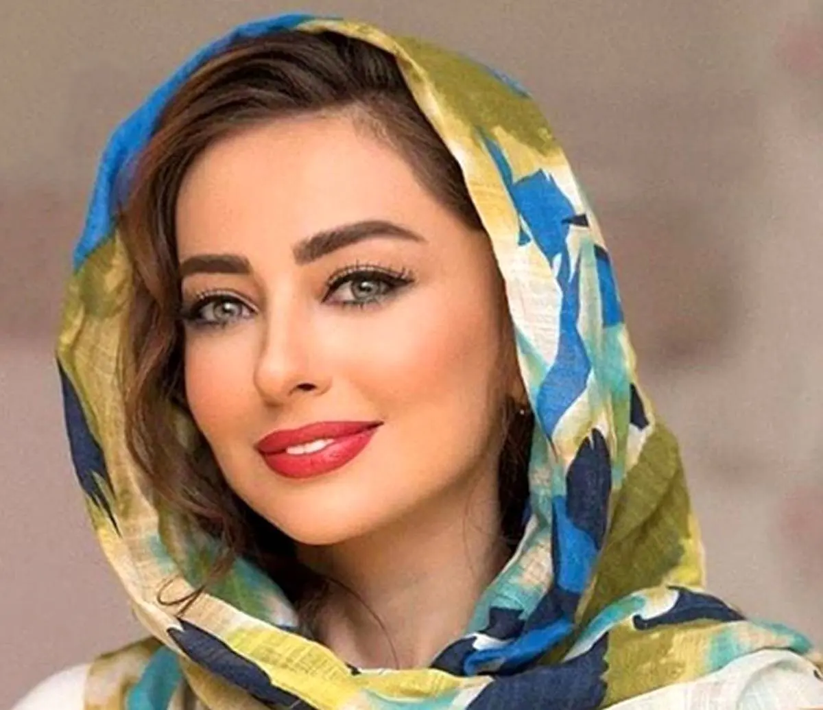 عکسی دیده نشده از نفیسه روشن و چند توله ببر عکسی دیده نشده از نفیسه روشن و چند توله ببر