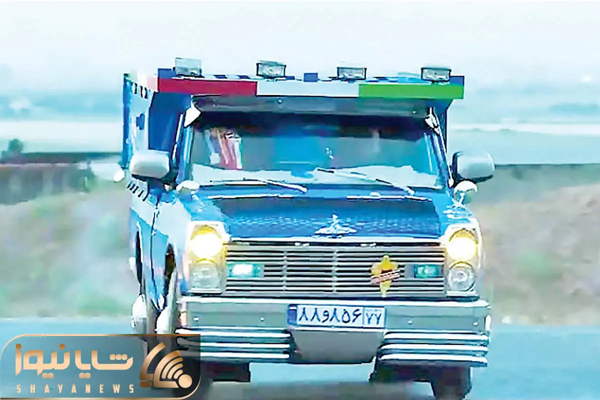 عکس | سفیرآلمان سوار بر نیسان آبی! - خبرآنلاین