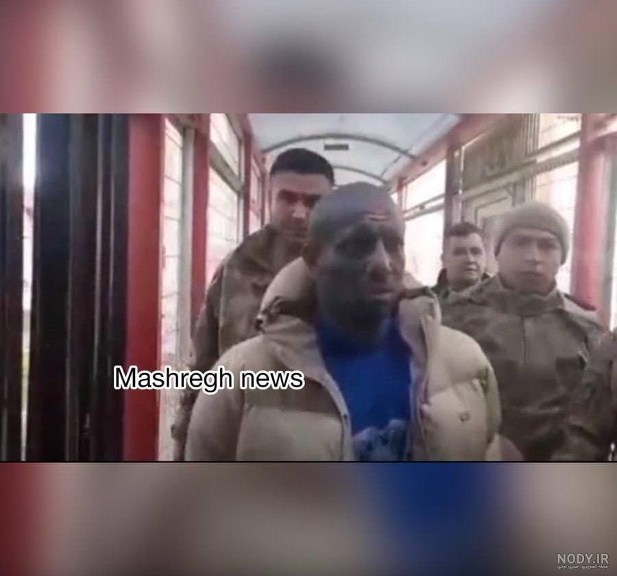 همشهری آنلاین - امیر تتلو با لباس زندان آفتابی شد ؛ تتلو در آغوش خواهر و  مادر | تصاویر