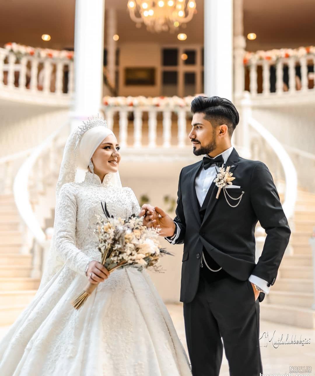 زیباترین ژست عکس عروس و داماد برای عکاسی در باغ و تالار [عاشقانه و لاکچری]  - تشریفینو