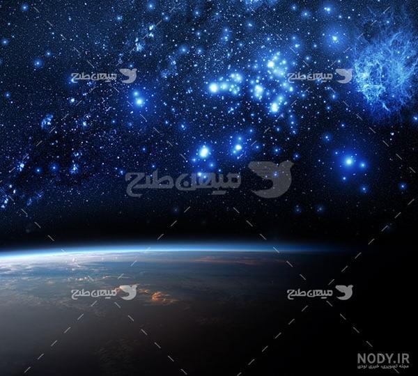 عکس با کیفیت کره زمین از نمای دور در فضا و ستاره های نورانی در اطراف زمین – عکس با کیفیت و تصاویر استوک حرفه ای عکس با کیفیت کره زمین از نمای دور در فضا و ستاره های نورانی در اطراف زمین – عکس با کیفیت و تصاویر استوک حرفه ای