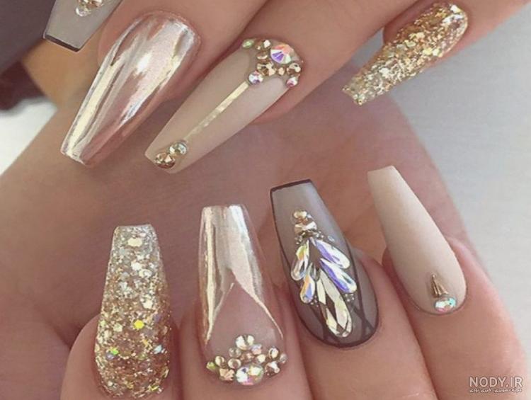 عکس ژلیش ناخن طلایی