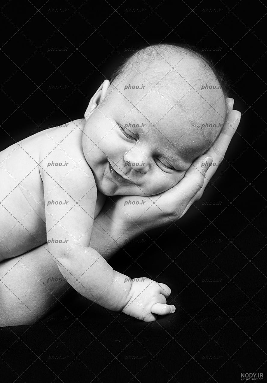 عکاسی کودک سیاه و سفید در آتلیه کودک | استودیو بنسای