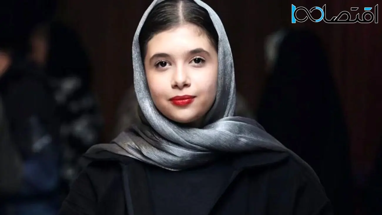 زن های سایز بزرگ زیبا در کنار نمادهای کشورشان+ عکس ها را حتمن ببینید! زن های سایز بزرگ زیبا در کنار نمادهای کشورشان+ عکس ها را حتمن ببینید!