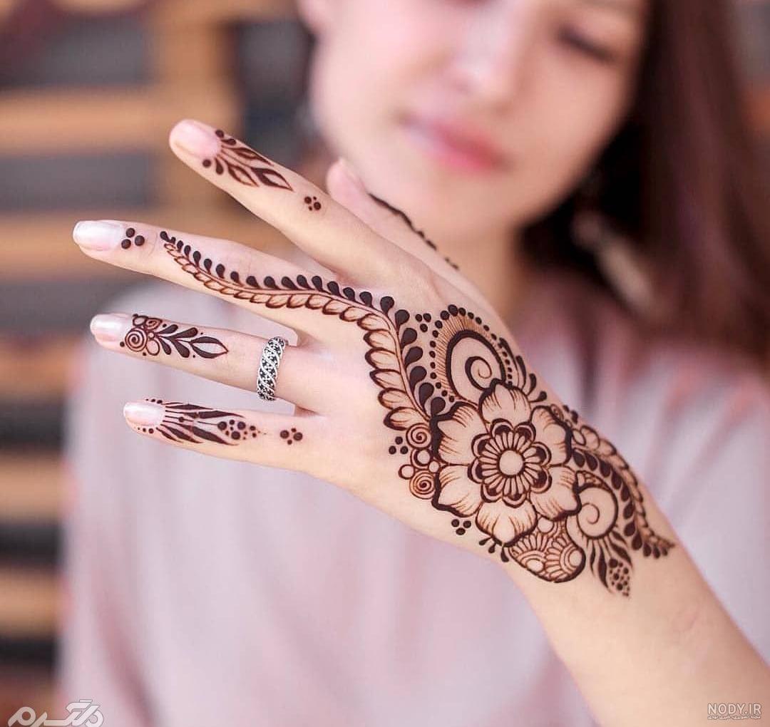 طراحی حنا روی دست طراحی حنا روی دست