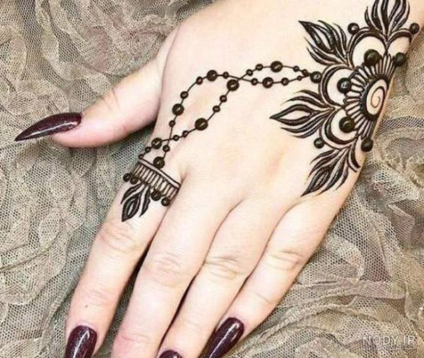 عکس دست عروس با حنا عکس دست عروس با حنا