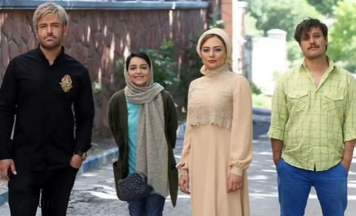 محمدرضا گلزار در آینه بغل محمدرضا گلزار در آینه بغل