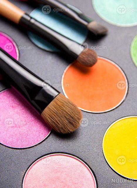 پالت سایه,رژگونه و هایلایتر تخم مرغی تویز multicolored eye shadow makeup پالت سایه,رژگونه و هایلایتر تخم مرغی تویز multicolored eye shadow makeup