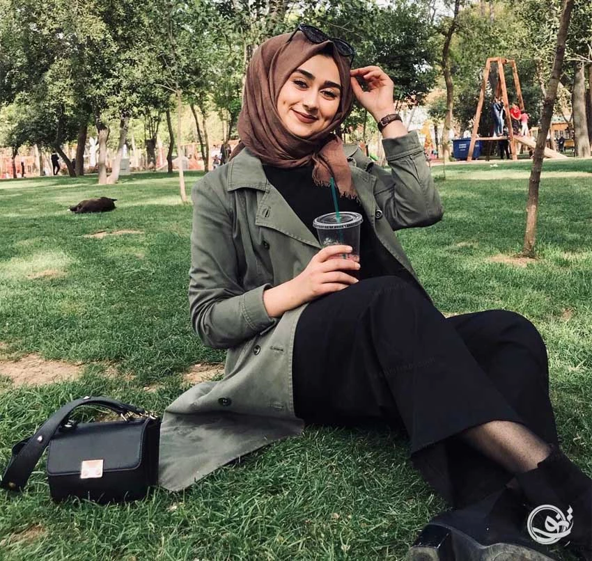 ژست عکس با چادر برای عکاسی در طبیعت ژست عکس با چادر برای عکاسی در طبیعت