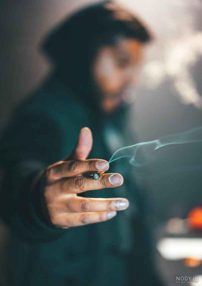 عکس سیگار کشیدن طبیعی