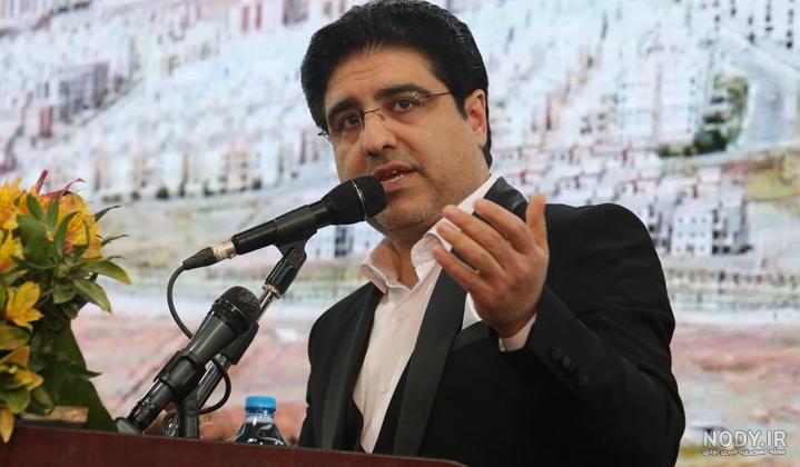 عکس های جدید و زیبای مژده خنجری مجری شبکه سه به همراه همسرش