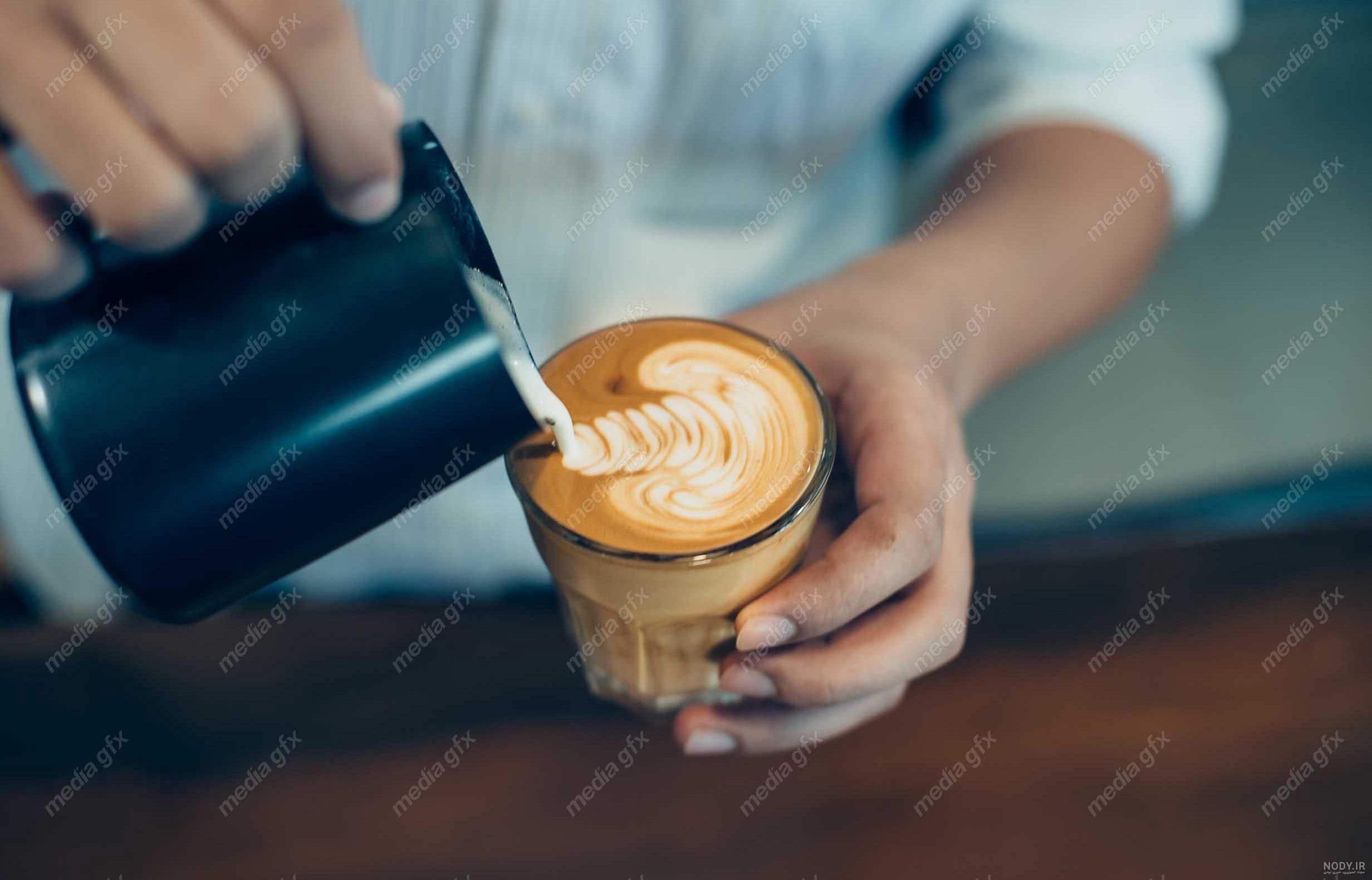 قهوه لاته، هنری به وسعت جهان