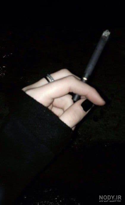 عکس سیگار کشیدن لاکچری