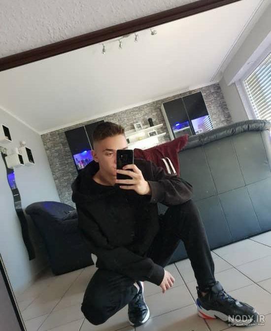  عکس جلو آینه پسرانه