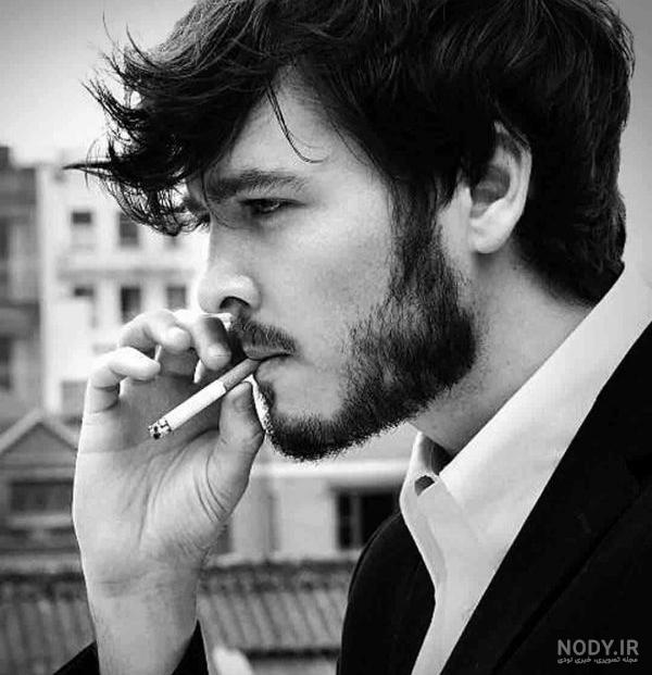 عکس سیگار کشیدن لاکچری
