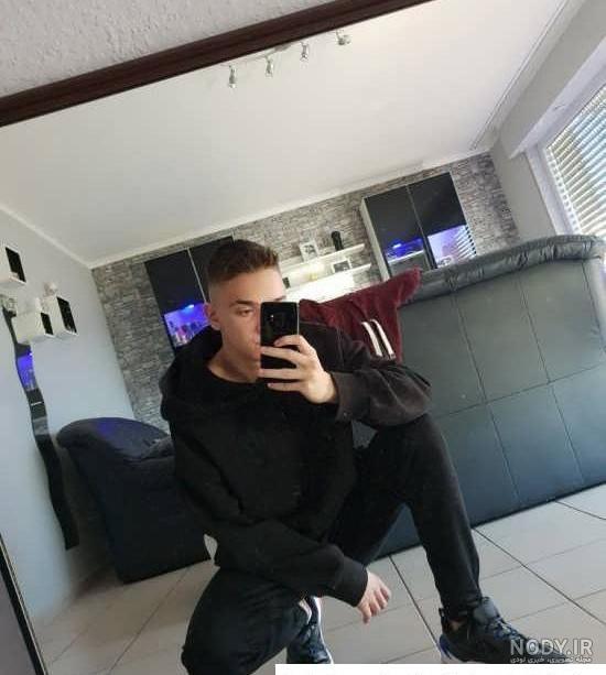  عکس جلو آینه پسرانه