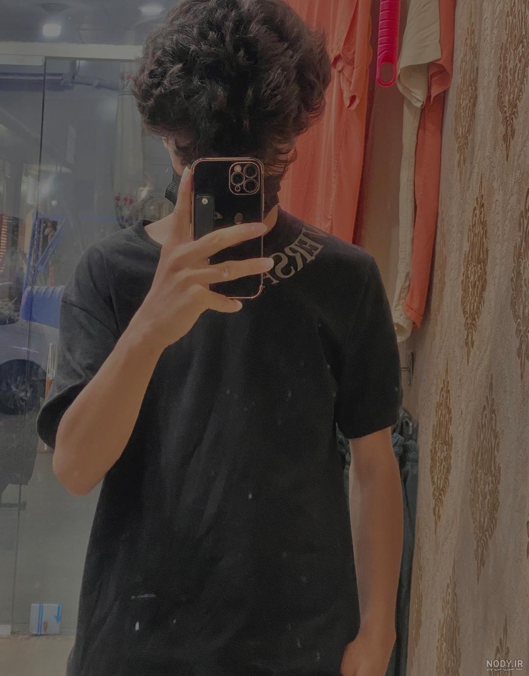 عکس جلو آینه پسرانه