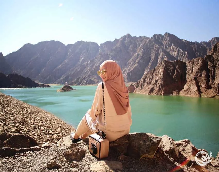 عکس پروفایل دختر با حجاب کنار دریا فانتزی