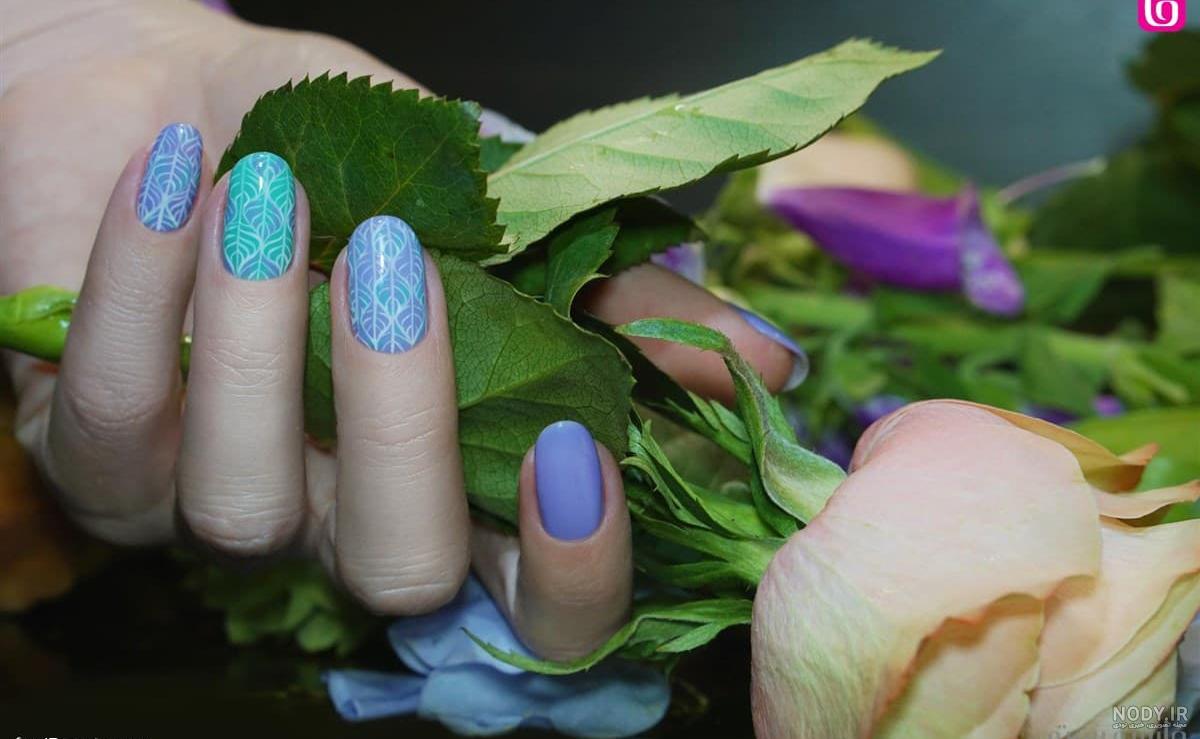 آموزش طراحی ناخن ساده و آبی