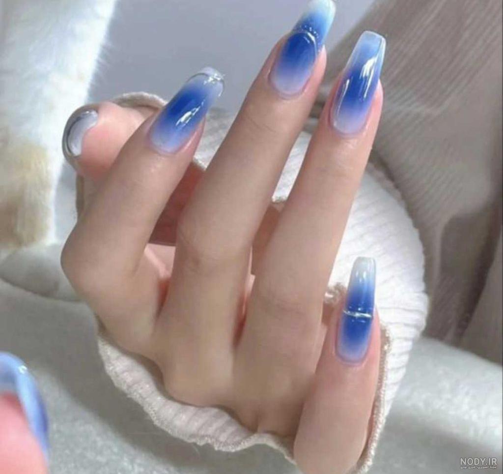 طراحی ناخن آبی شیک و ساده + ناخن آبی شاین و براق طراحی ناخن آبی شیک و ساده + ناخن آبی شاین و براق