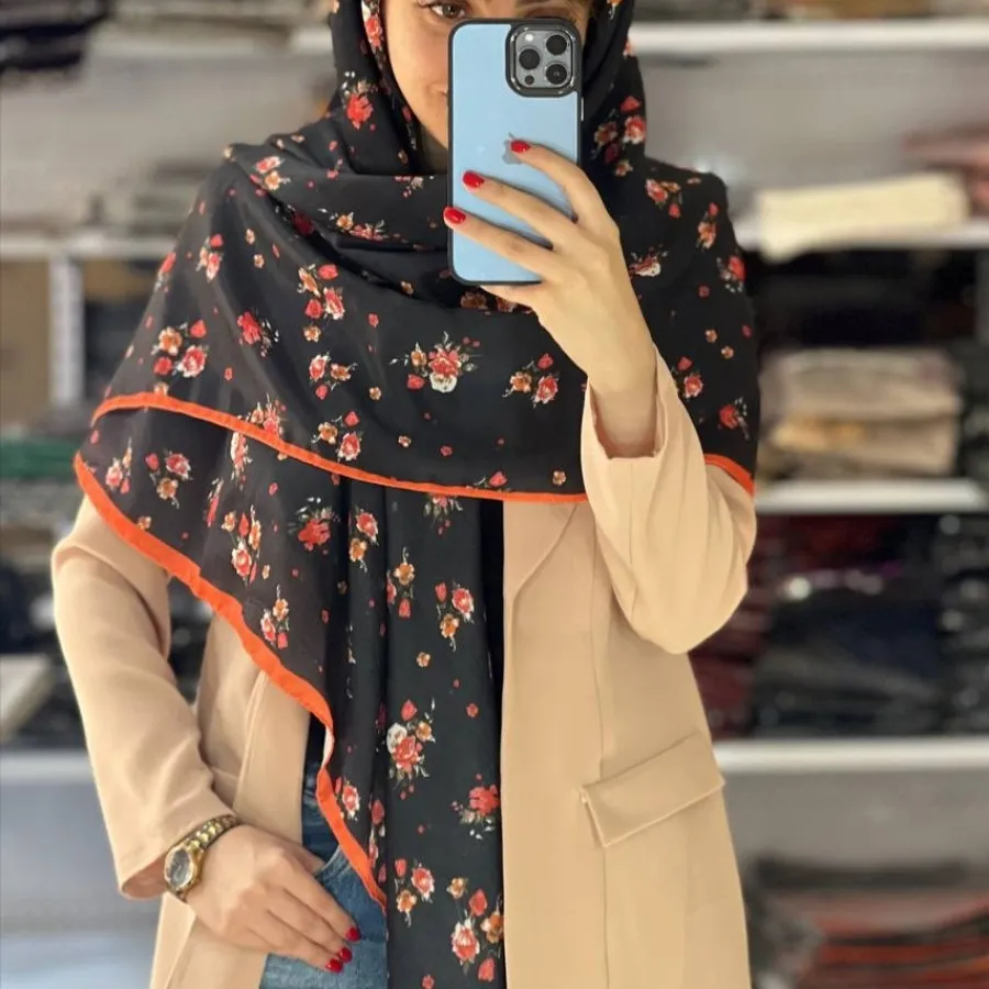 مدل شال حریر شیشه ای مجلسی؛ ترکیبی از لطافت و درخشش بی پایان-مجله زن روز – مجله زن روز مدل شال حریر شیشه ای مجلسی؛ ترکیبی از لطافت و درخشش بی پایان-مجله زن روز – مجله زن روز