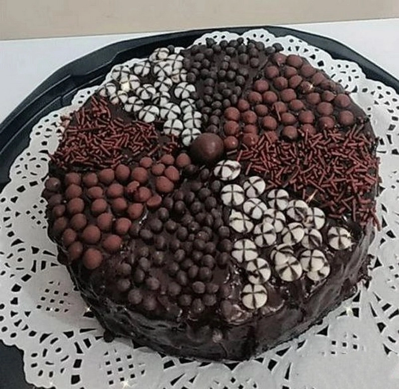عکس کیک خانگی با چای