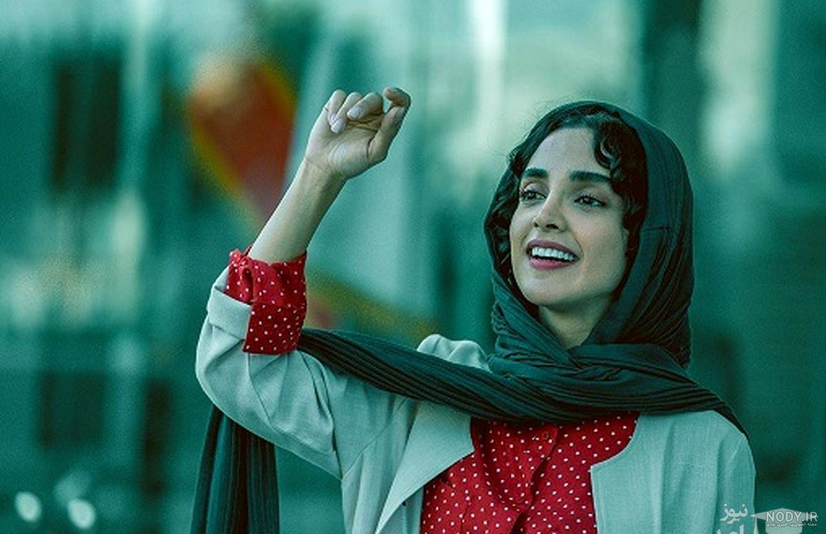 ژست های خاص الهه حصاری کنار دریا+ عکس ژست های خاص الهه حصاری کنار دریا+ عکس