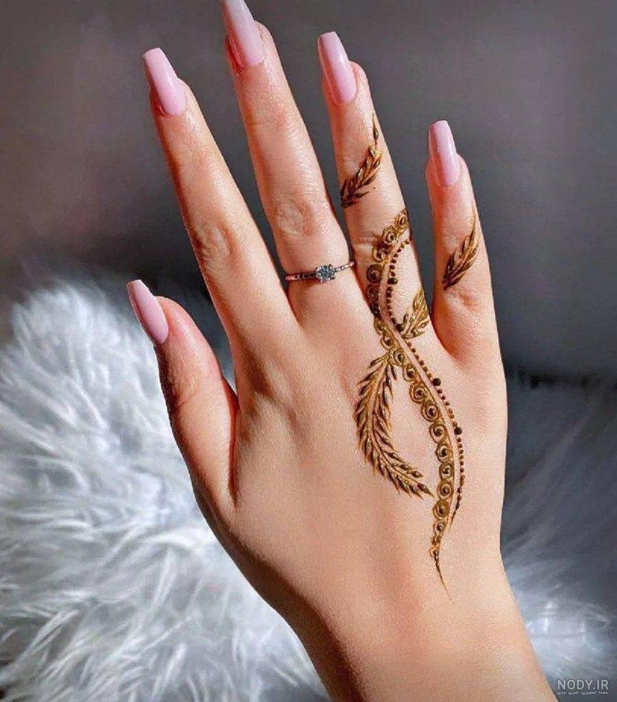 عکس های حنا روی دست عکس های حنا روی دست