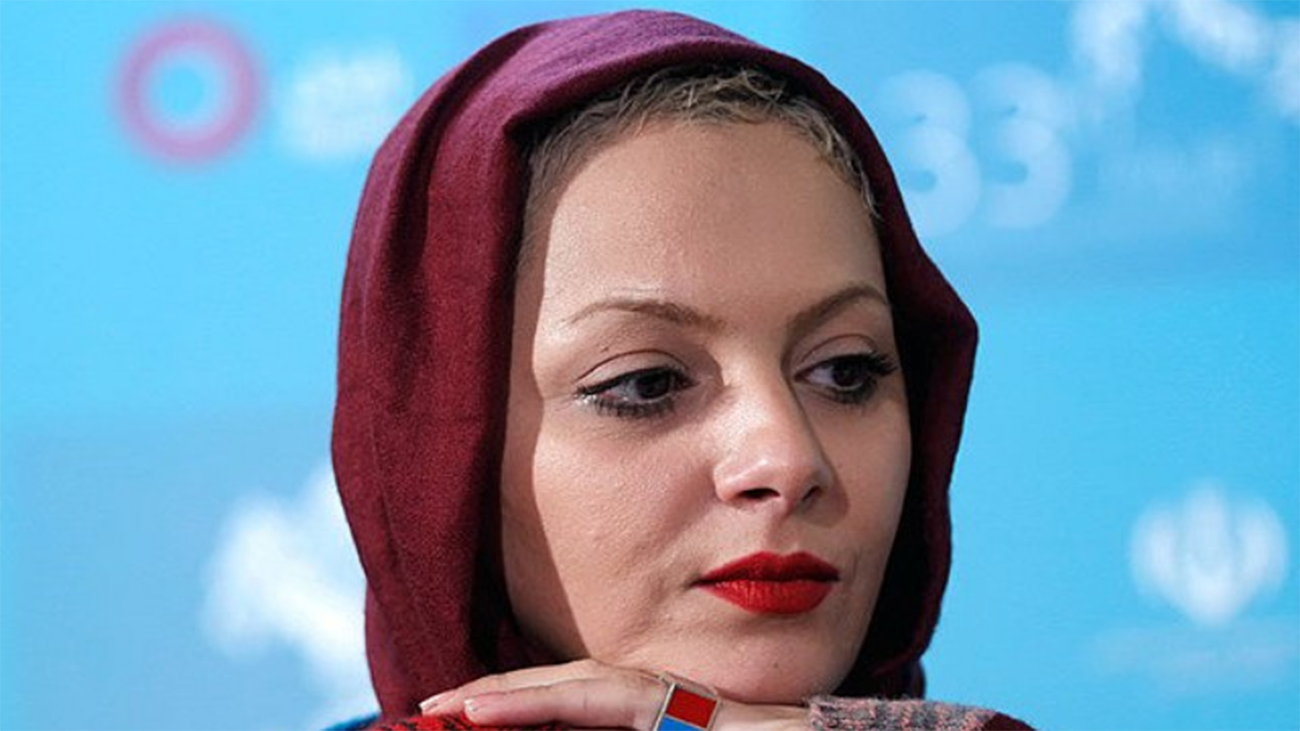 چکامه چمن ماه عکس های بی حجابش را حذف کرد+ عکس