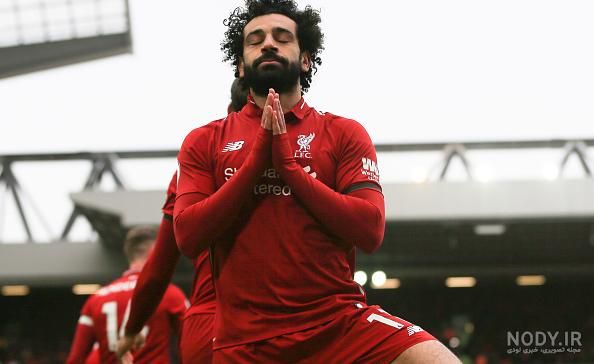 فوتبال بازی کردن محمد صلاح با کودک بی‌پا +عکس