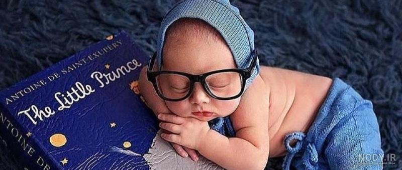 ژست عکس کودک در منزل