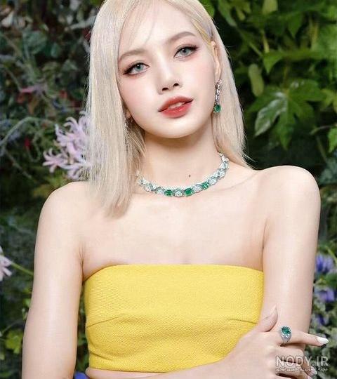 لیسا بدون چتری😻 لیسا بدون چتری😻