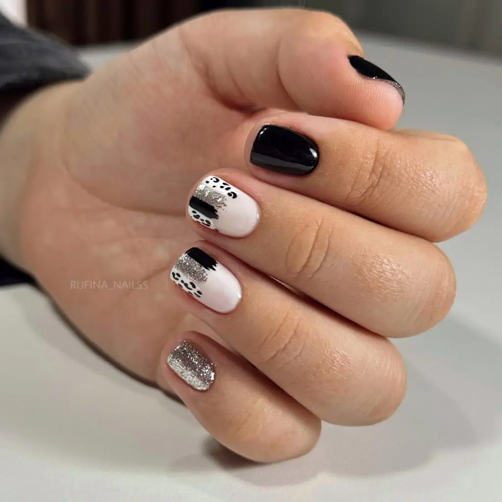 عکس ناخن ژلیش رنگ سیاه عکس ناخن ژلیش رنگ سیاه